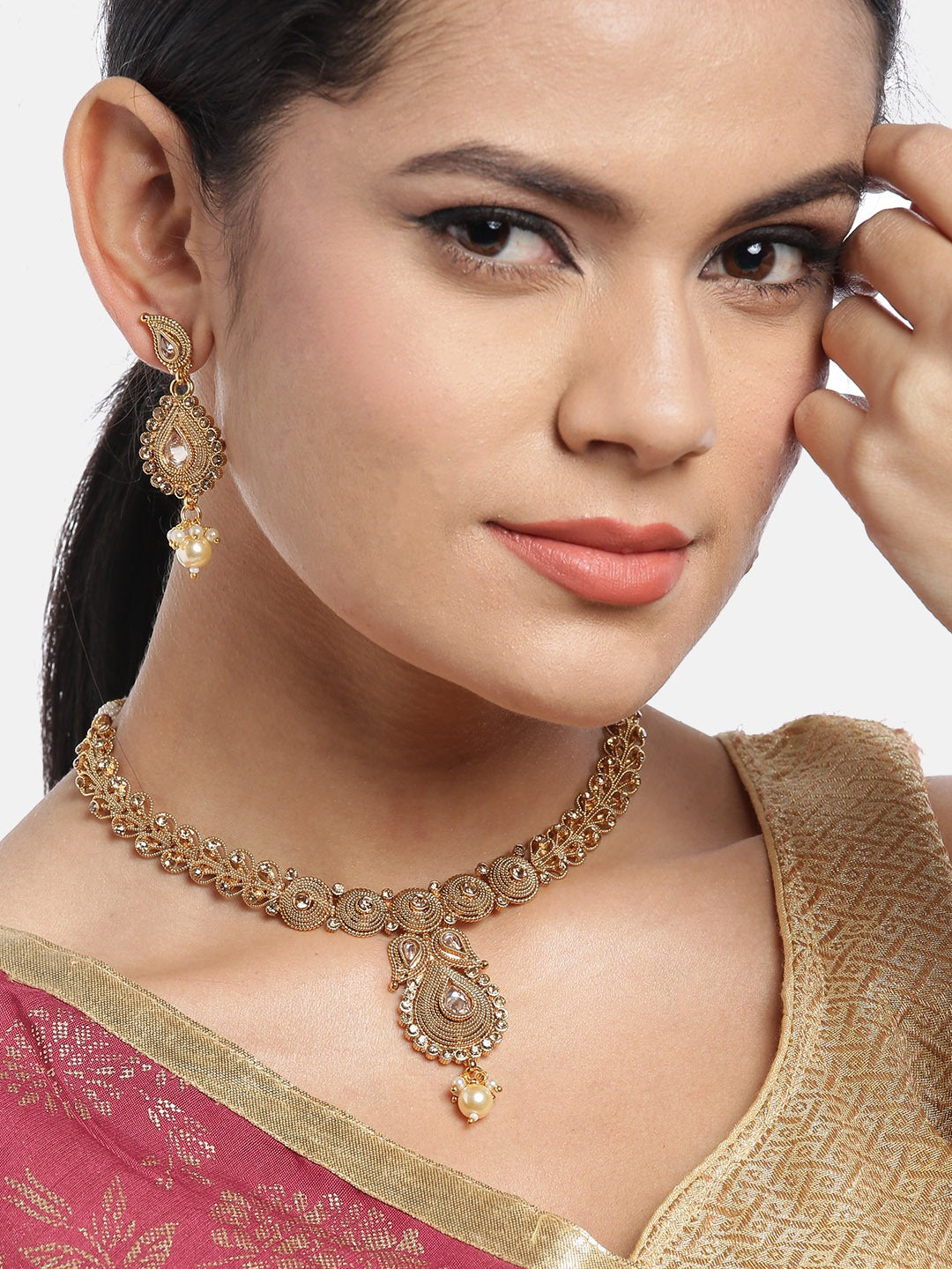 Off-White Gold-Plated Stone Studded & Beaded Handcrafted Jewellery Set