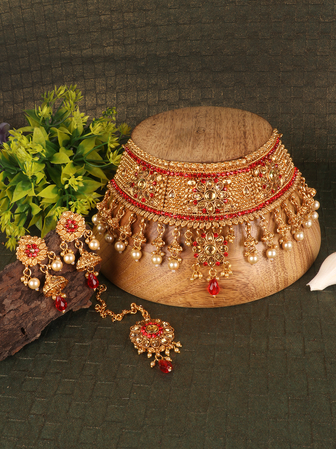 Gold-Plated Red & White Kundan-Studded & Pearl Beaded Vilandi Jewellery Set