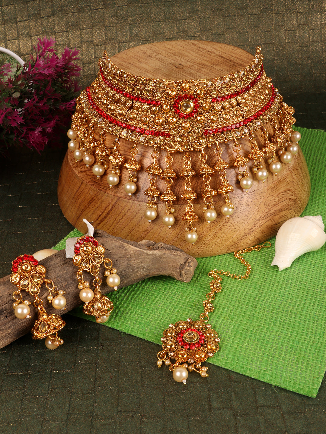 Gold-Plated Red & White Kundan-Studded & Pearl Beaded Vilandi Jewellery Set