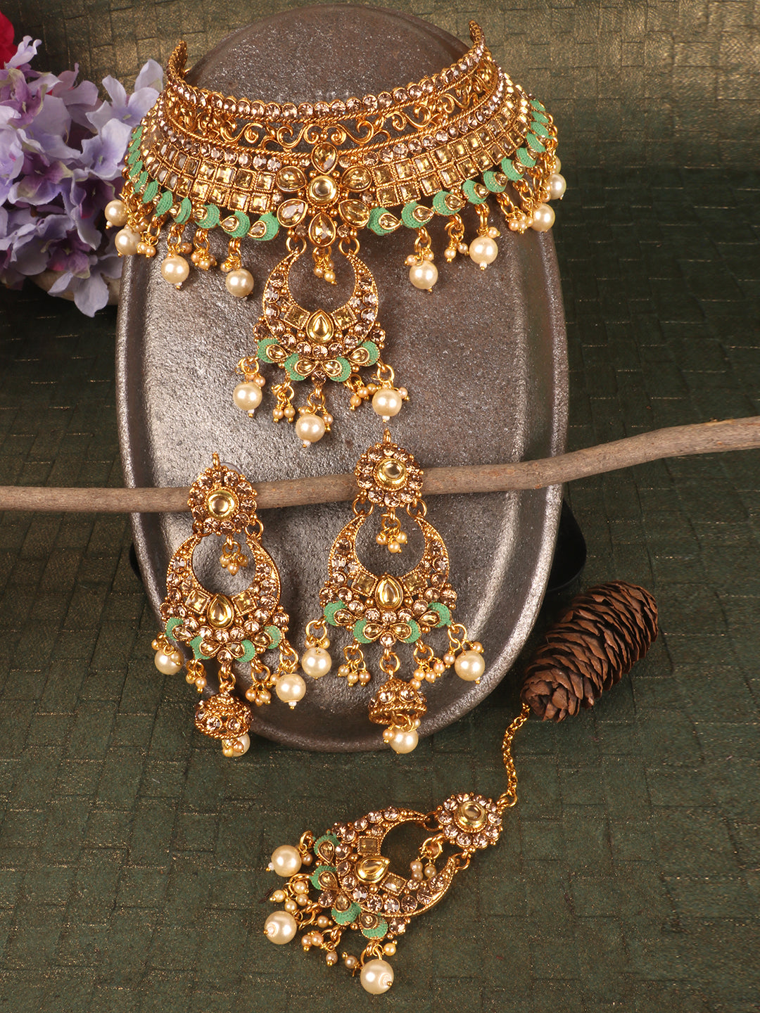 Gold-Plated Sea Green & White Kundan-Studded & Pearl Beaded Vilandi Jewellery Set
