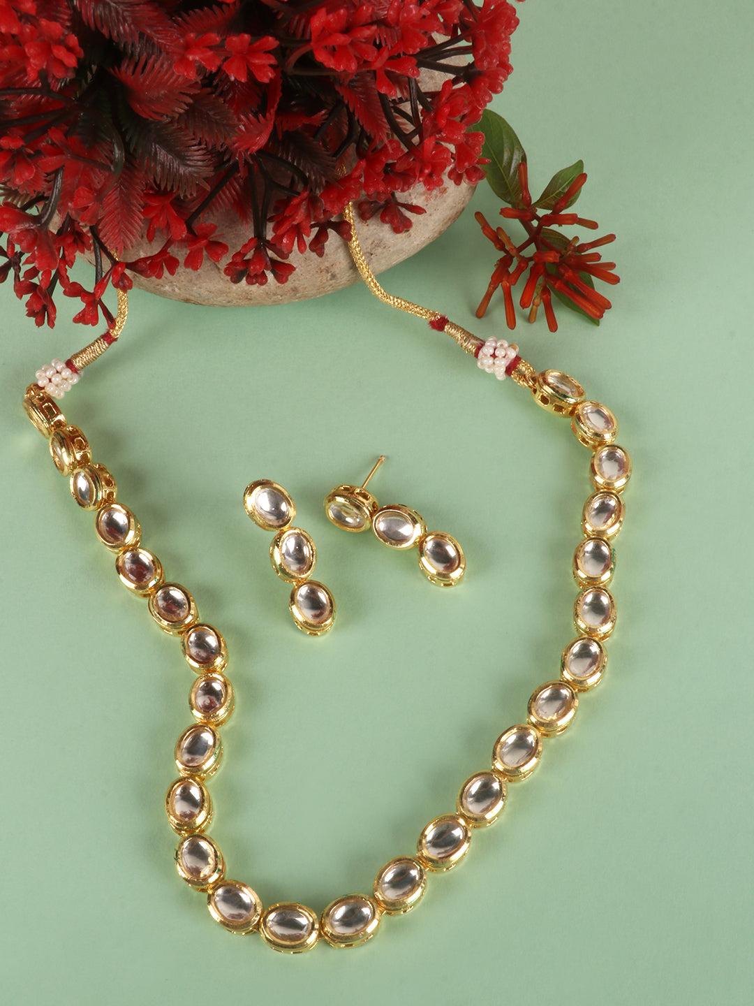 Gold-Toned Gold-Plated White Kundan-Studded Jewellery Set