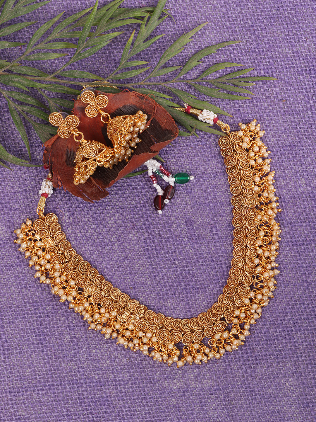 Women Gold-Plated Pearl Studded Jewellery Set