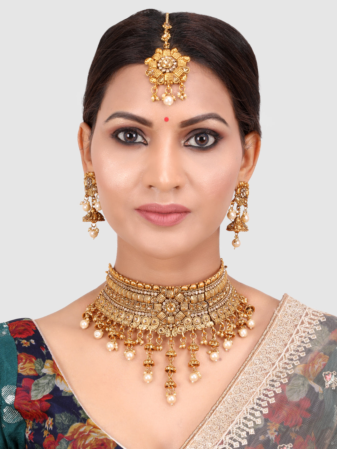Gold -Toned Floral Stone Studded Choker Set
