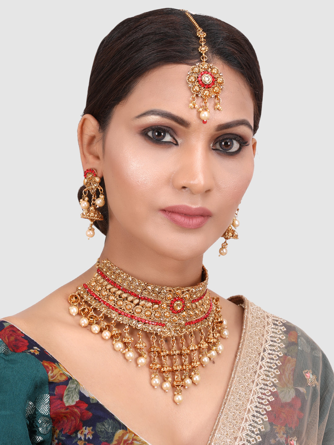Gold-Plated Red & White Kundan-Studded & Pearl Beaded Vilandi Jewellery Set