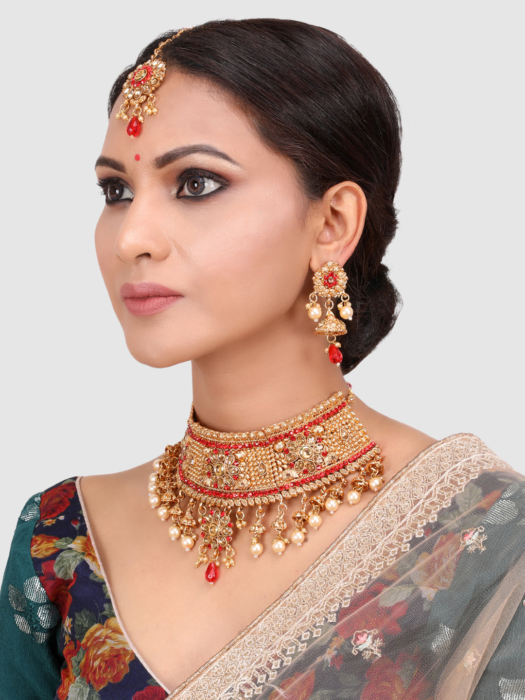 Gold-Plated Red & White Kundan-Studded & Pearl Beaded Vilandi Jewellery Set
