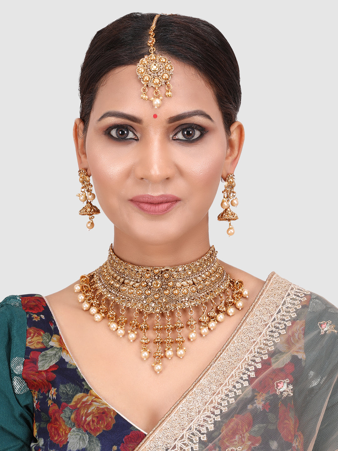 Gold-Plated & White Kundan-Studded & Pearl Beaded Jewellery Set