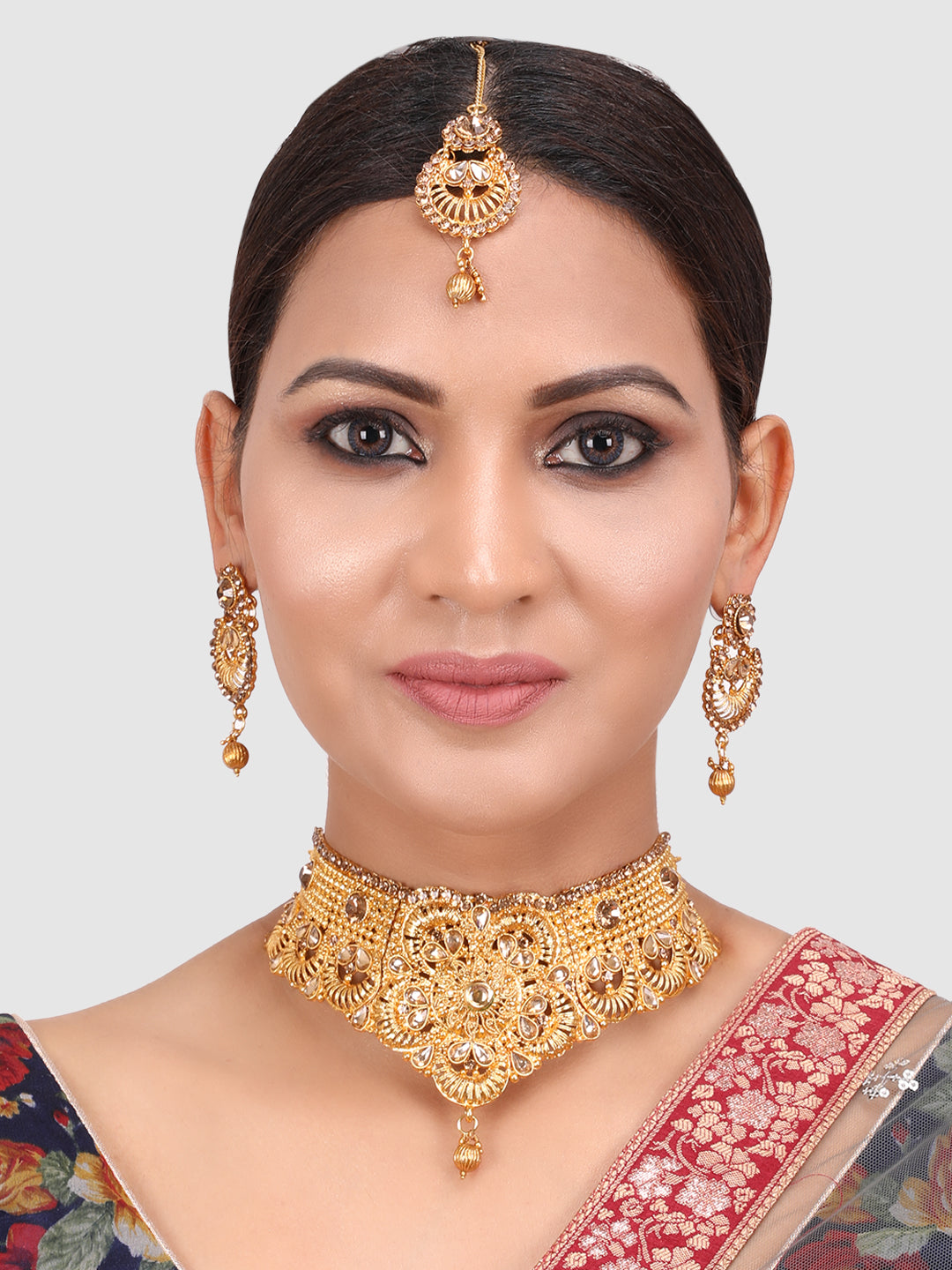 Gold-Toned Gold-Plated Stone-Studded Choker Jewellery Set