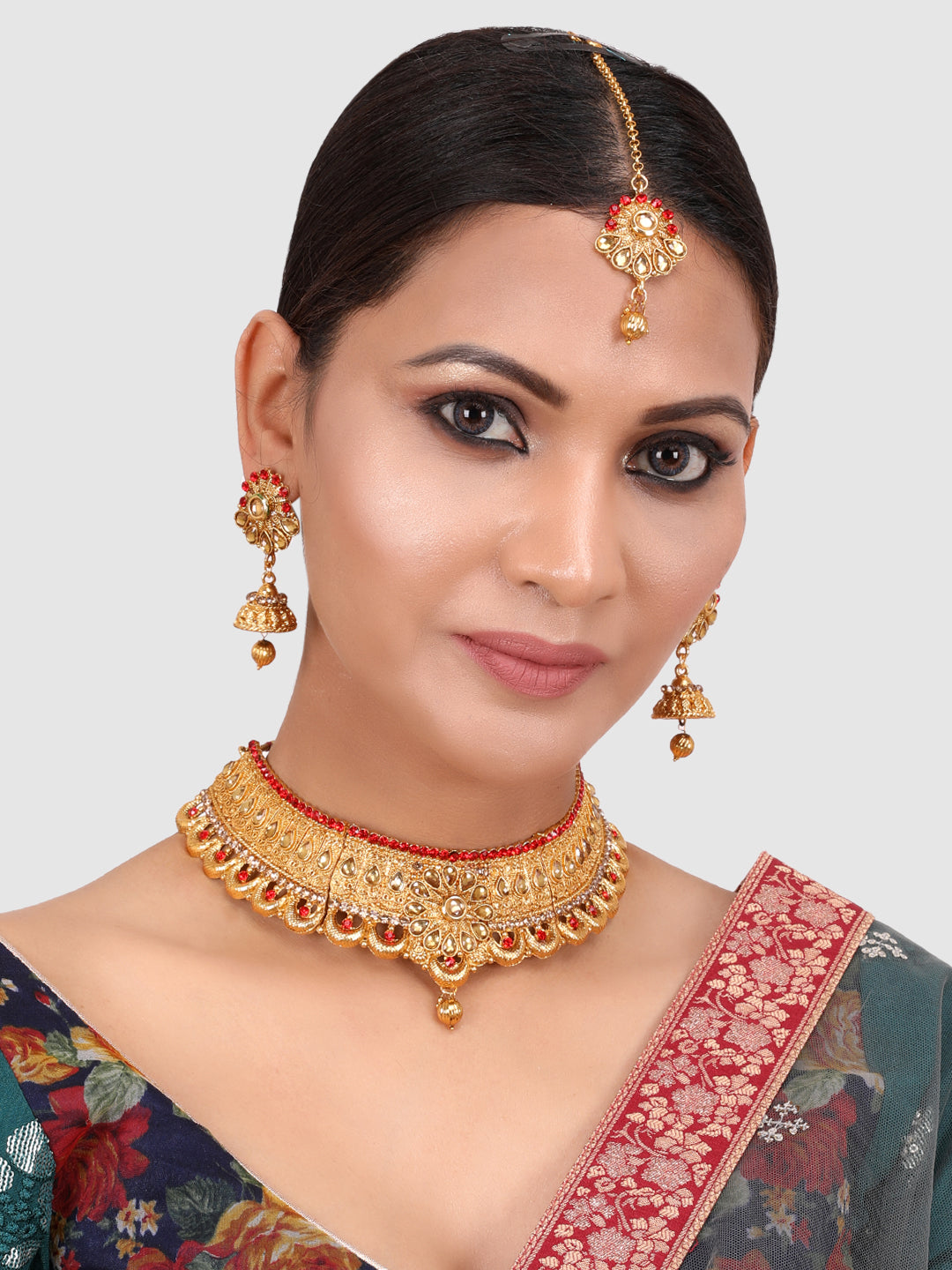 Gold-Plated Red & White Kundan-Studded & Pearl Beaded Vilandi Jewellery Set