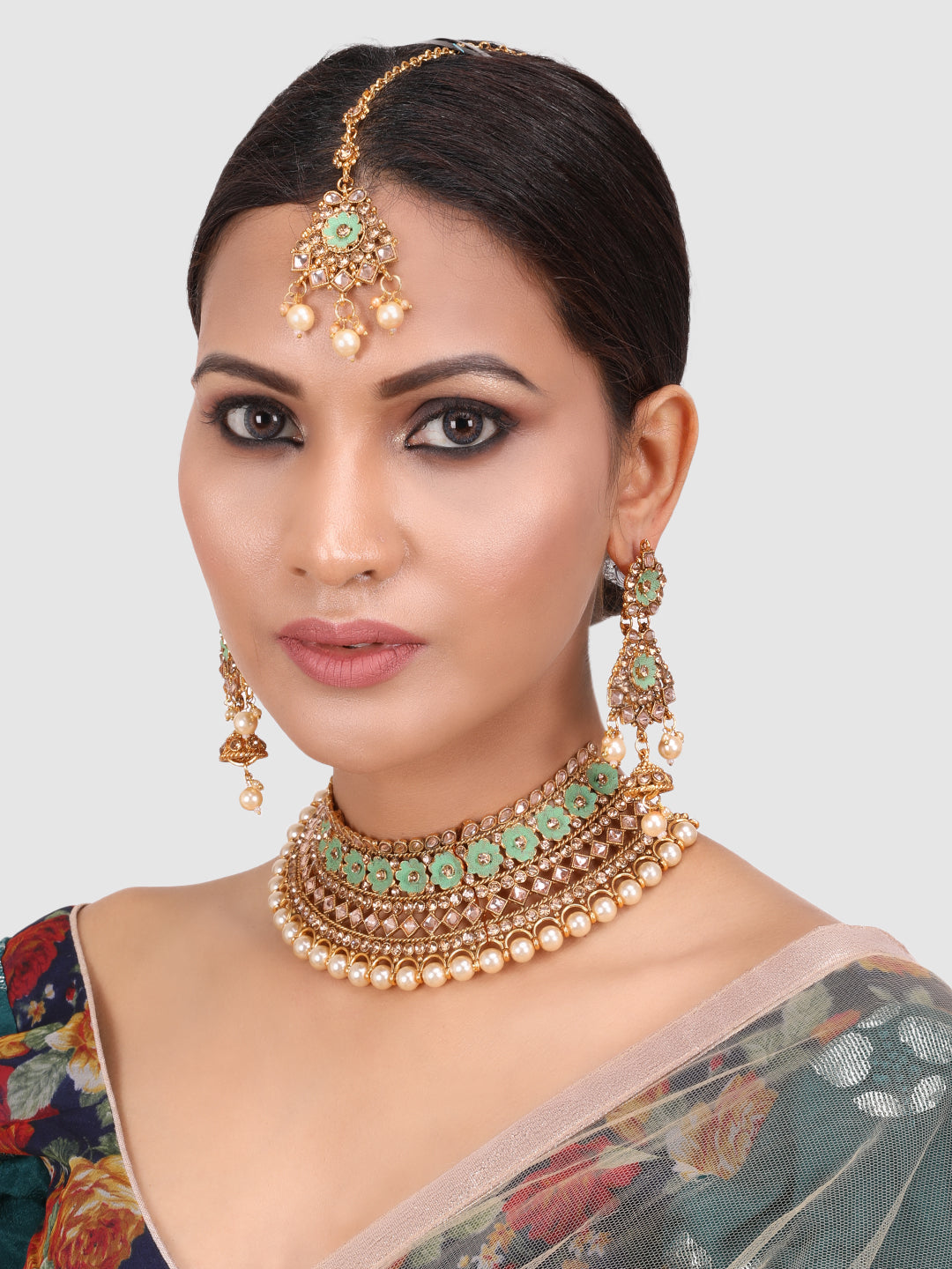 Gold-Plated Sea Green & White Kundan-Studded & Pearl Beaded Vilandi Jewellery Set