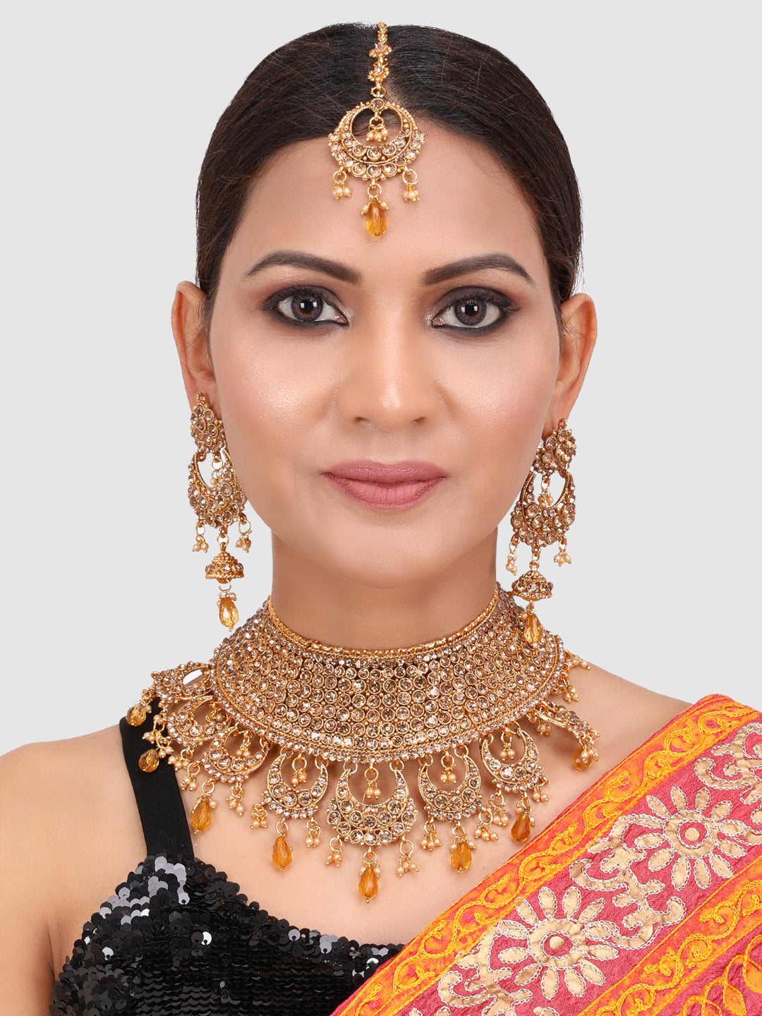 Gold Plated Choker Jewellery Set with Earring & Maangtika