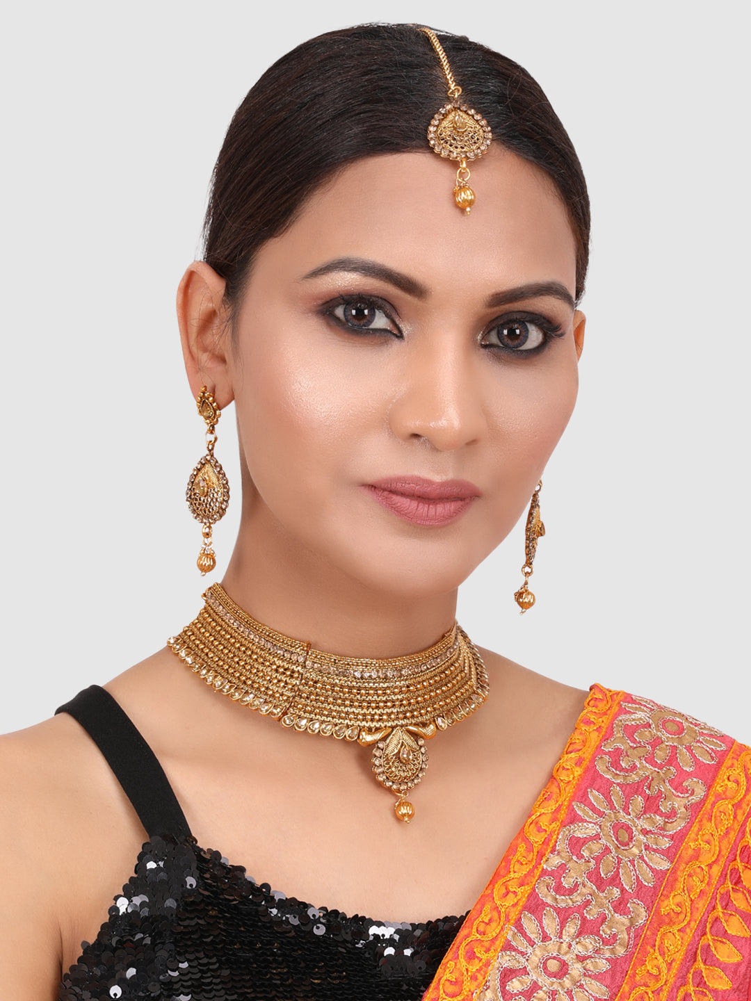 Gold-Plated White Kundan-Studded & Pearl Beaded Vilandi Jewellery Set