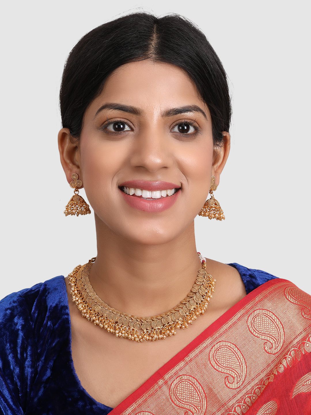 Women Gold-Plated Pearl Studded Jewellery Set