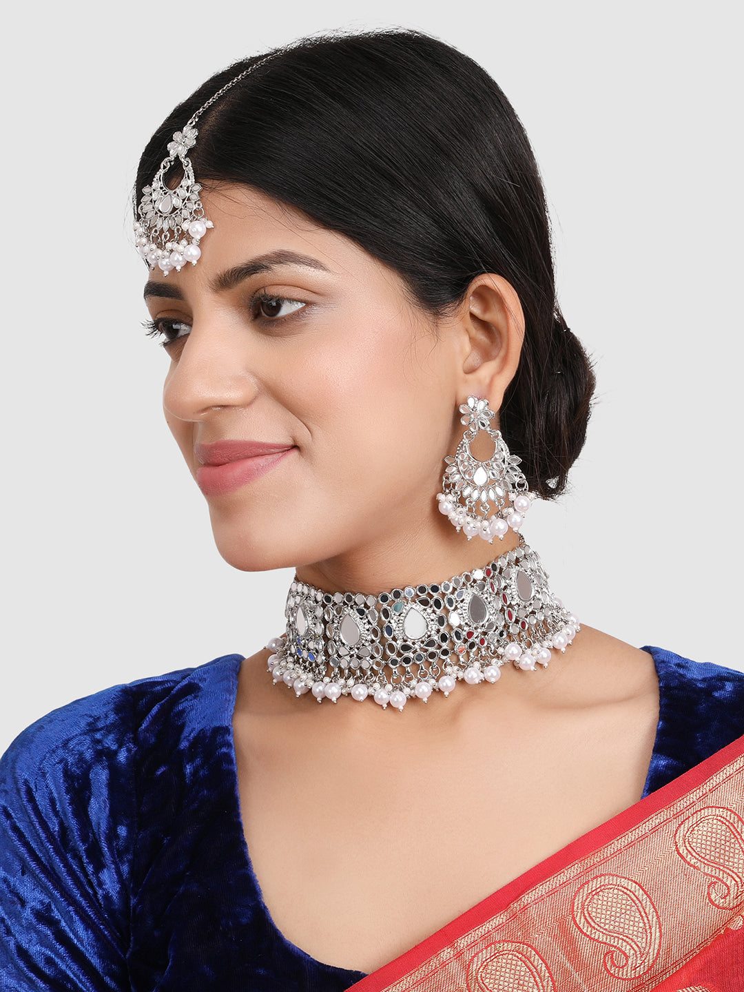 Silver-Plated Crystals Studded Choker Jewellery Set