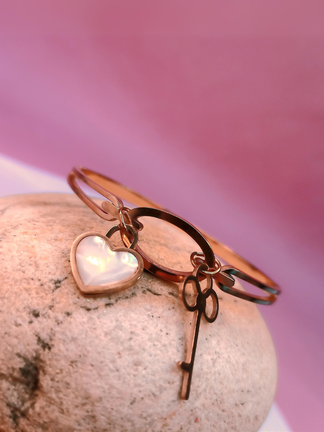 Rose Gold White Heart & Key Bracelet