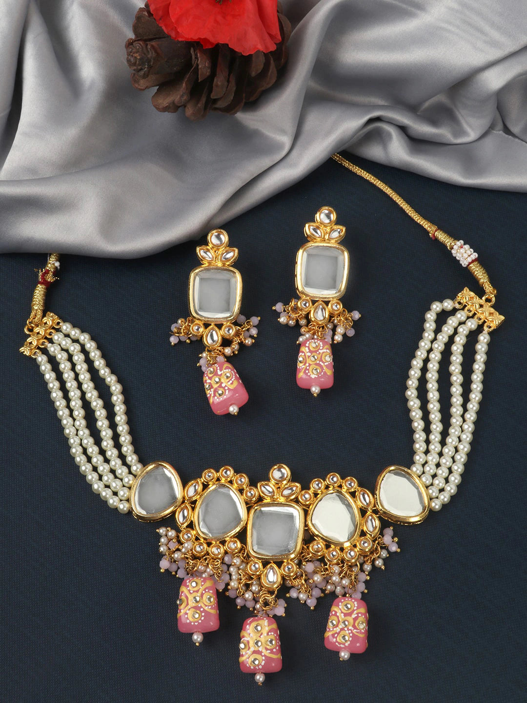 Gold-Plated White & Peach-Coloured Kundan-Studded & Beaded Jewellery Set