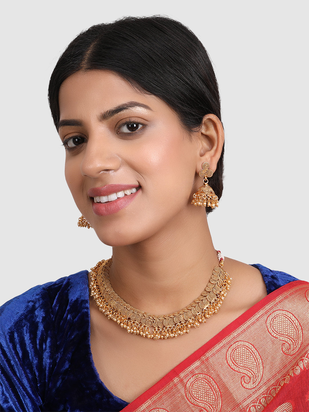 Women Gold-Plated Pearl Studded Jewellery Set